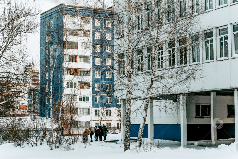 Скачать Кемерово, Россия, 9 января 2021 года, Старый Советский район с уродливыми панельными домами фотосток Ozero