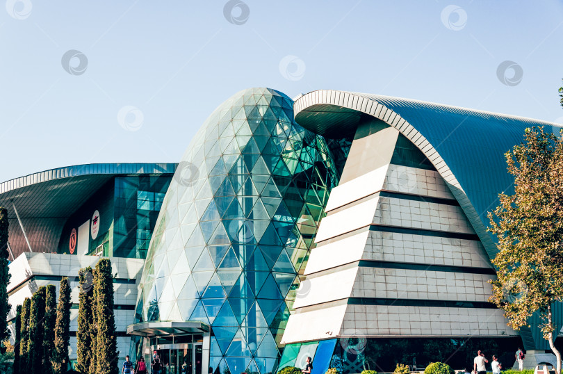 Скачать Баку, Азербайджан, 20 августа 2016 года, вид на здание торгового центра Park Bulvar фотосток Ozero