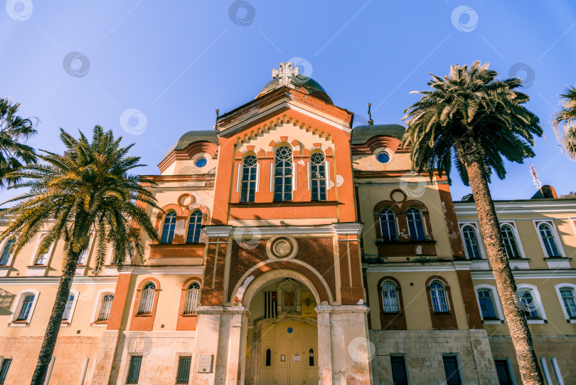 Скачать Новый Афон, Абхазия, 22 марта 2020 года, Новоафонский монастырь в солнечный летний день фотосток Ozero