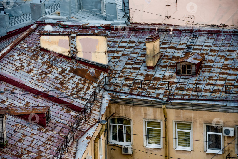 Скачать Санкт-Петербург, Россия, 25 июля 2019 года, Вид на улицу Уайд-авеню и крыши домов фотосток Ozero