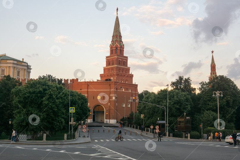 Скачать Вид на Московский Кремль, Боровицкую башню фотосток Ozero