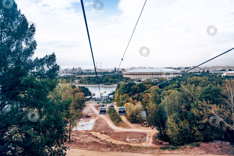 Скачать Москва, Россия, 13 сентября 2019 года, подъемник по канатной дороге с Воробьевых гор фотосток Ozero