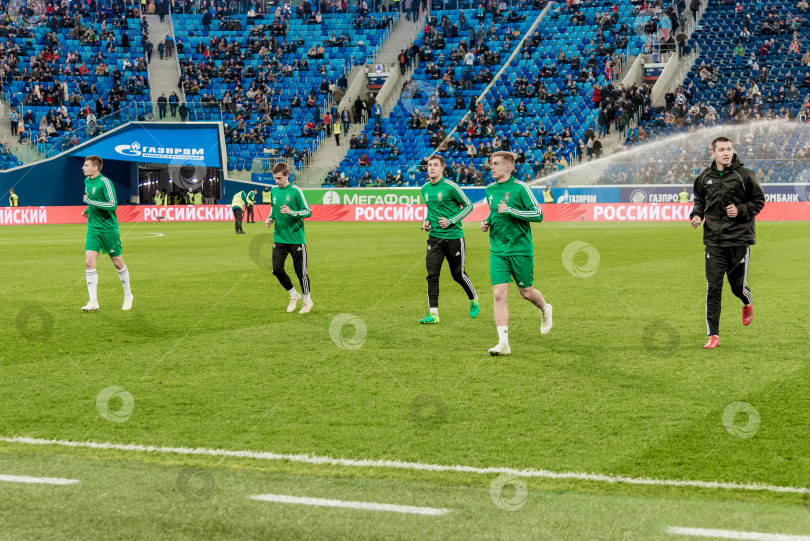 Скачать Санкт-Петербург, Россия, 30 октября 2019 года, Футбольный матч на футбольном поле фотосток Ozero