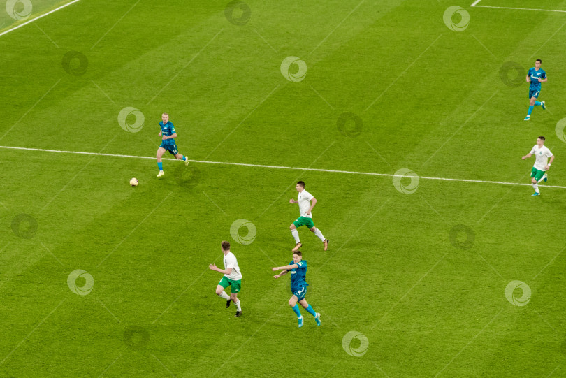 Скачать Санкт-Петербург, Россия, 30 октября 2019 года, Футбольный матч на футбольном поле фотосток Ozero