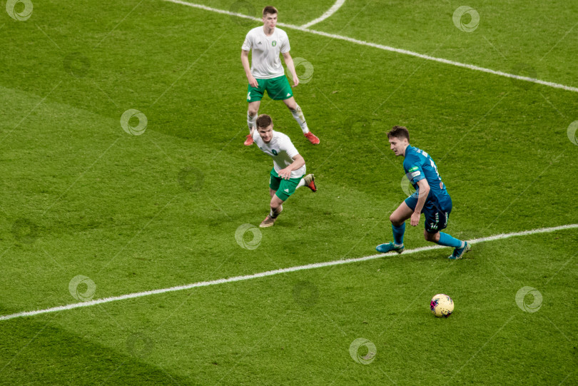 Скачать Санкт-Петербург, Россия, 30 октября 2019 года, Футбольный матч на футбольном поле фотосток Ozero