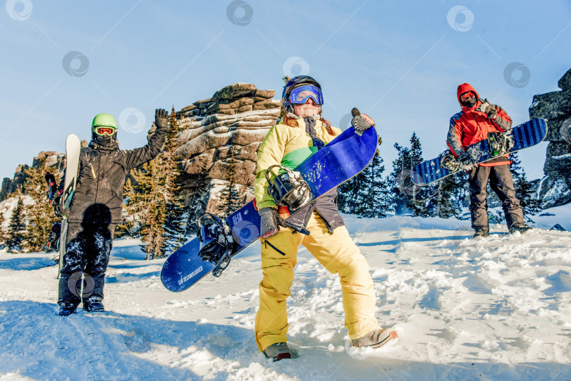 Скачать Шерегеш, Россия, 7 января 2021 года, горнолыжный курорт stand mountains для сноубордистов фотосток Ozero