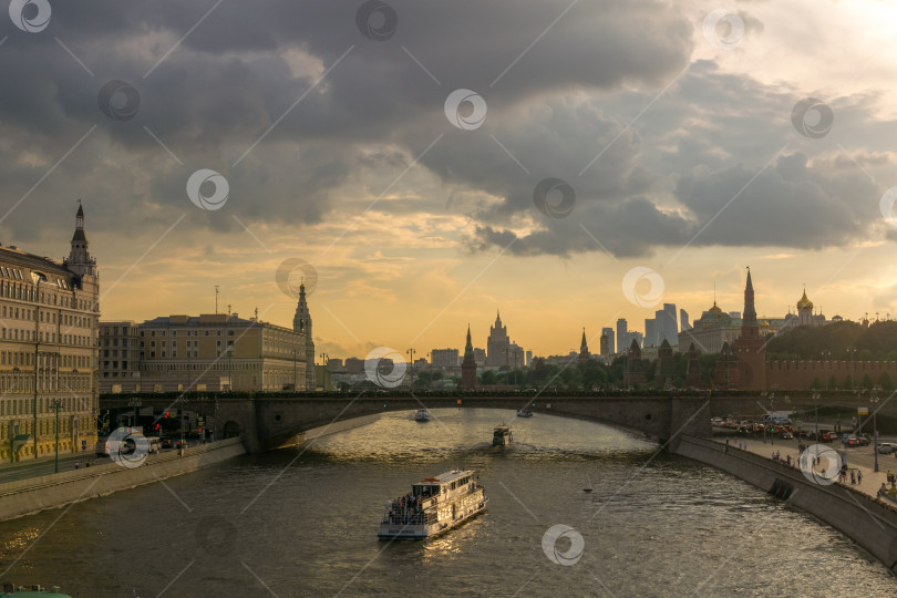 Скачать Панорамный вид на Москву-реку фотосток Ozero
