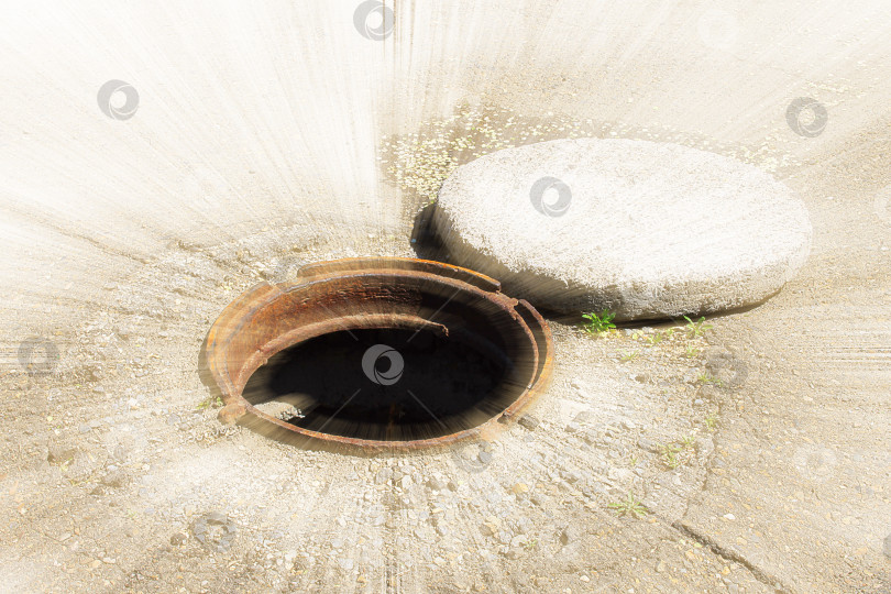 Скачать глубокий открытый канализационный люк фотосток Ozero