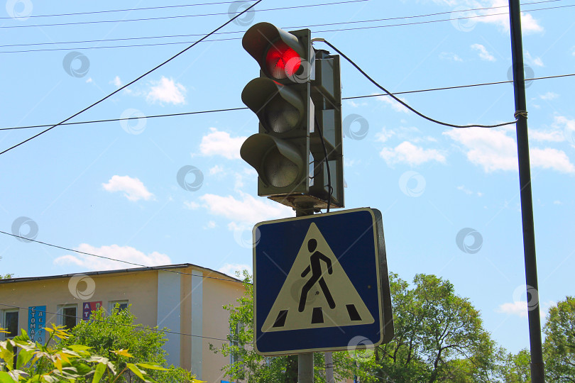 Скачать светофор на перекрестке фотосток Ozero
