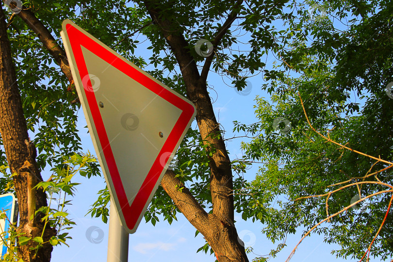 Скачать Уличный дорожный знак фотосток Ozero