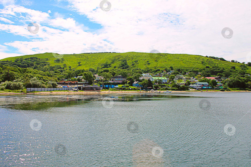 Скачать район города на берегу моря фотосток Ozero