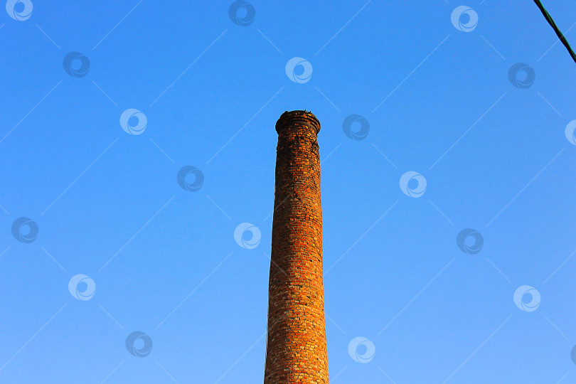 Скачать дымоход, из которого выходит дым фотосток Ozero