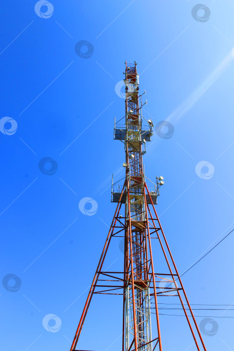 Скачать Высокая вышка сотовой связи фотосток Ozero