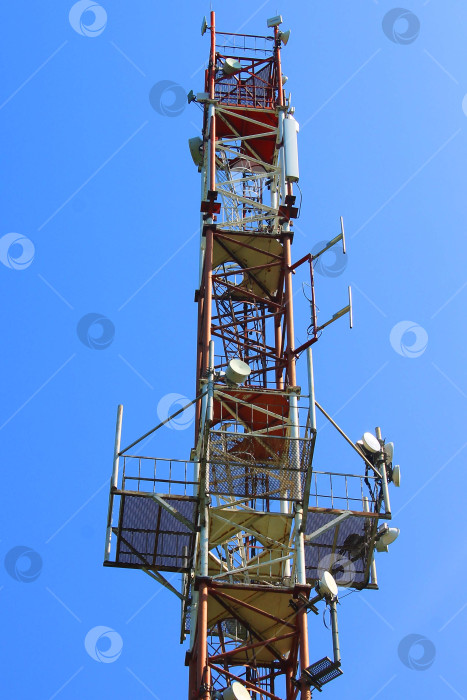 Скачать Высокая вышка сотовой связи фотосток Ozero