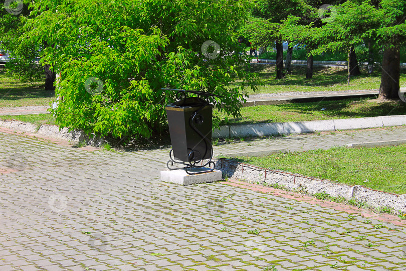 Скачать мусорное ведро на колесиках для мусора фотосток Ozero