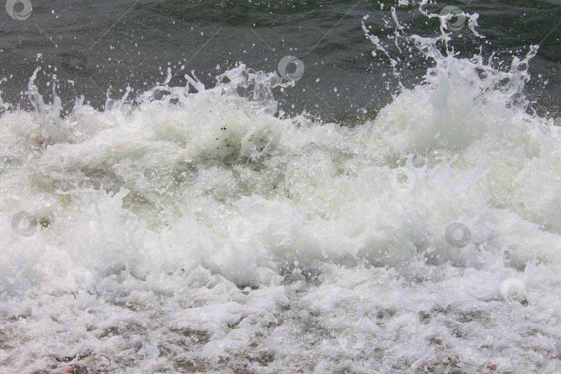 Скачать Морская волна и морская пена фотосток Ozero