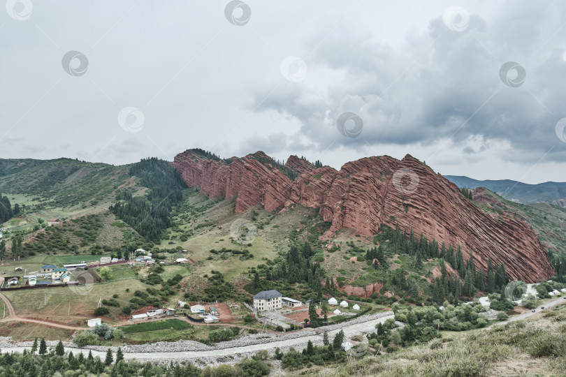 Скачать Скалы Семи быков в ущелье Джети-Огуз, Кыргызстан. фотосток Ozero