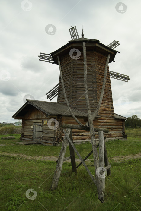 Скачать Ветряная мельница фотосток Ozero