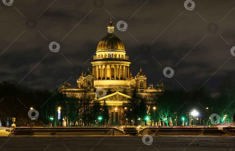 Скачать Исаакиевский собор ночью фотосток Ozero