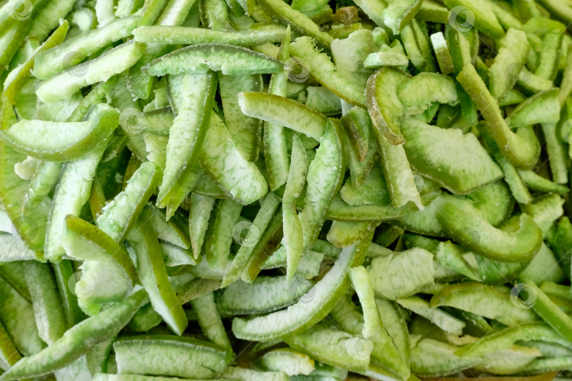 Скачать Горстка зеленых цитрусовых корок фотосток Ozero