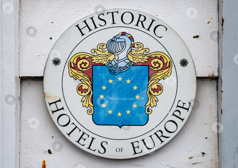Скачать Вывеска исторических отелей Европы с гербом и звездами фотосток Ozero