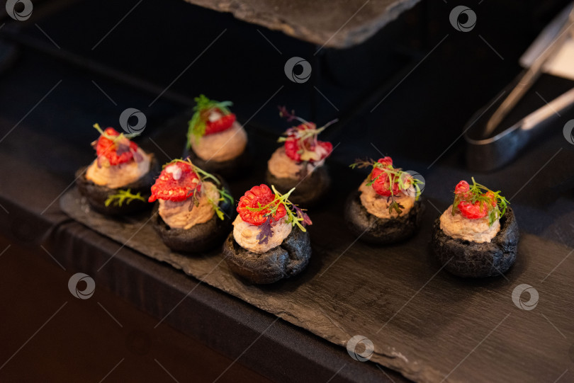 Скачать Изысканные закуски с грибами фотосток Ozero