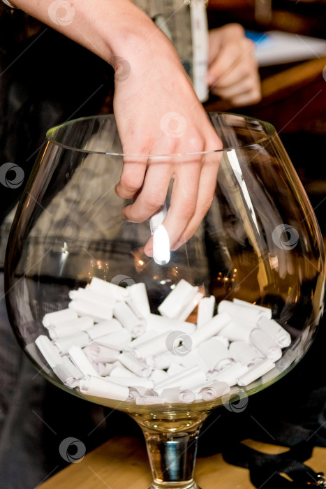 Скачать Лотерейный барабан с выигрышными номерами игроков, розыгрыш призов, игра на удачу фотосток Ozero