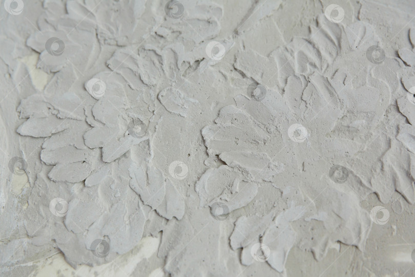 Скачать фон и текстура барельефного узора на бетонной стене фотосток Ozero