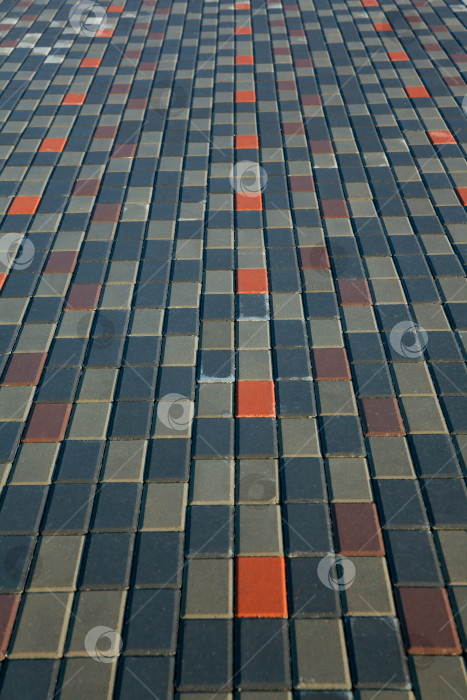 Скачать каменная брусчатка на пешеходной дорожке или тротуаре фотосток Ozero