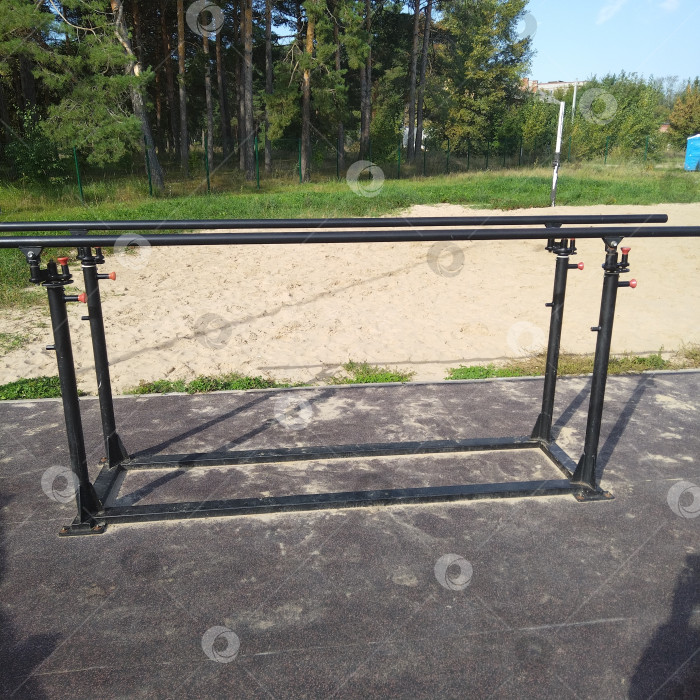 Скачать Брусья. фотосток Ozero