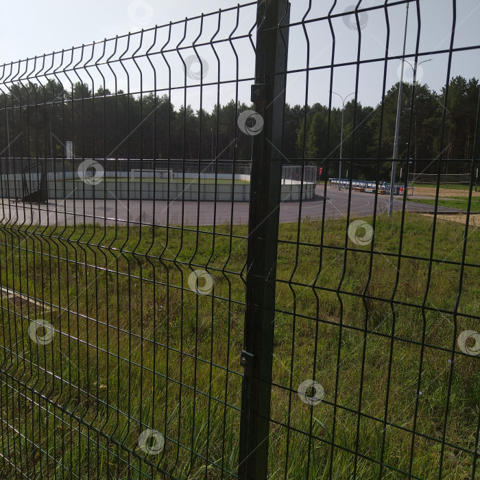 Скачать Вид на спортивную площадку. фотосток Ozero