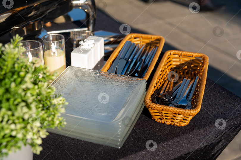 Скачать Элегантная обеденная зона на открытом воздухе фотосток Ozero