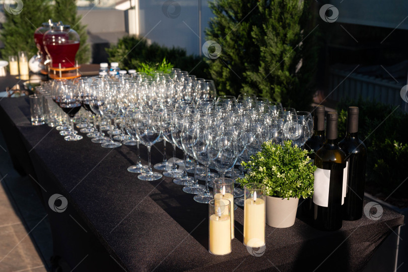 Скачать Элегантная винная программа для мероприятий на открытом воздухе фотосток Ozero