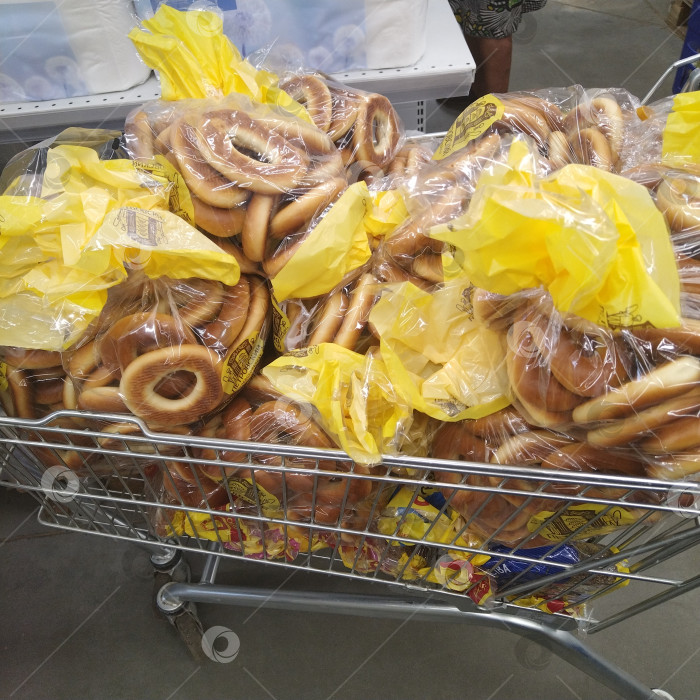 Скачать Любовь в магаз "Умная". фотосток Ozero