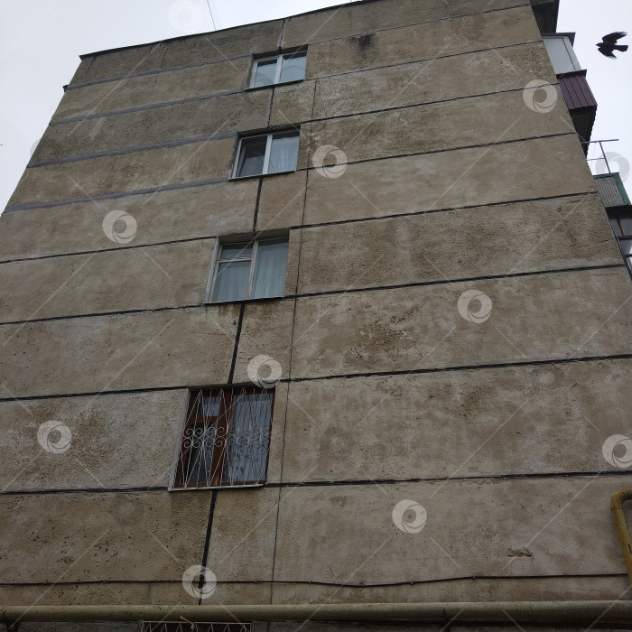 Скачать Пятиэтажный многоквартирный дом. фотосток Ozero