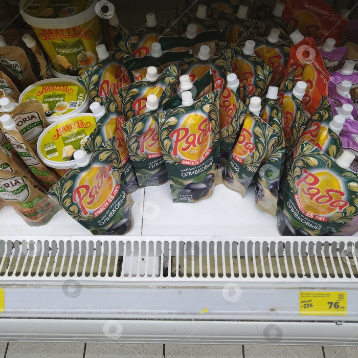 Скачать Отдел майонеза в магазине "Магнит". фотосток Ozero