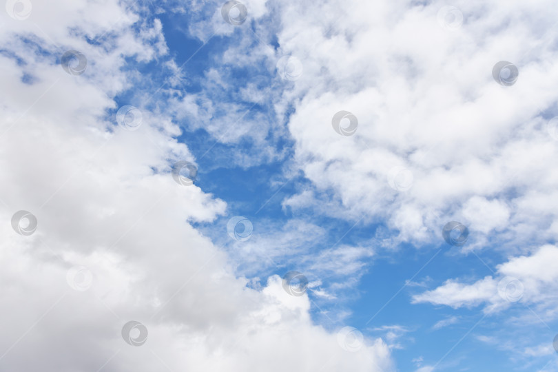 Скачать кучевые облака на голубом небе. Фон для баннера фотосток Ozero