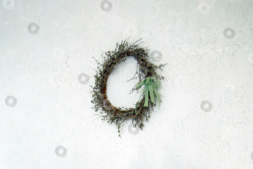 Скачать пасхальный венок из сухих веток ивы фотосток Ozero