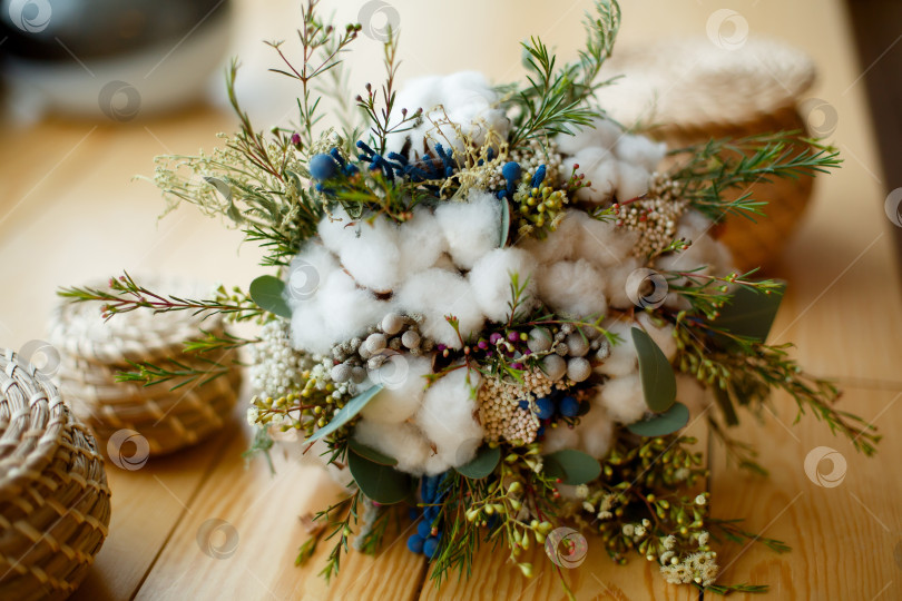 Скачать зимний букет из хлопка и сухоцветов фотосток Ozero