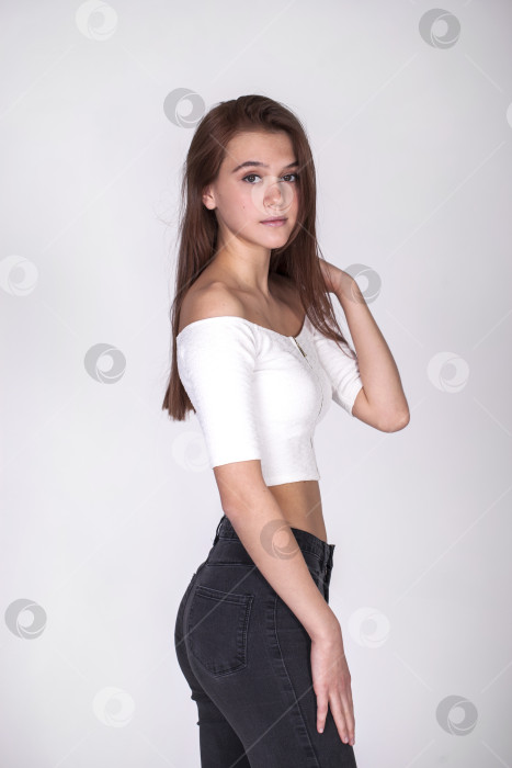 Скачать Портрет молодой красивой женщины крупным планом фотосток Ozero