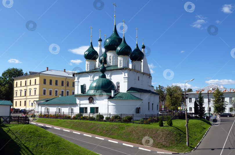 Скачать Древняя церковь Спаса на Крови в городе фотосток Ozero