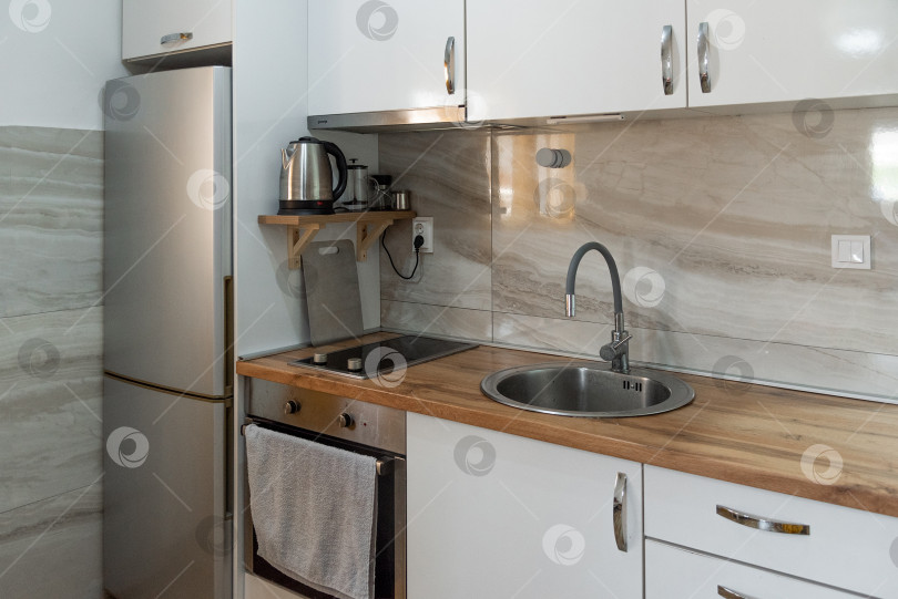 Скачать Стиль интерьера кухни жилого дома, столовой дизайн-отеля, квартиры фотосток Ozero