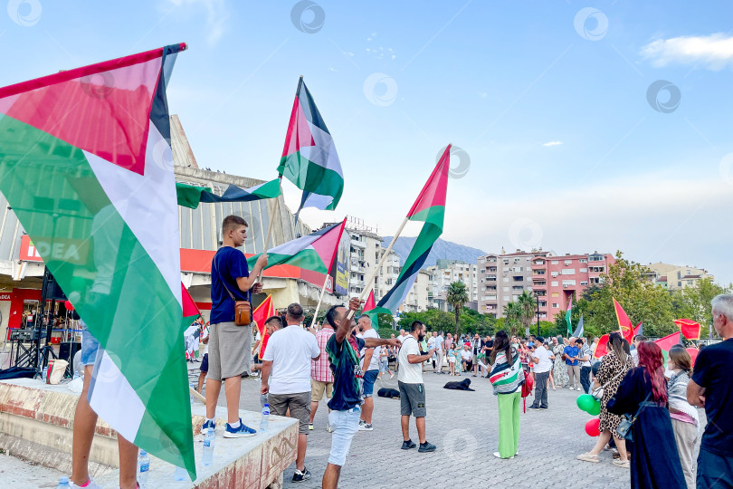 Скачать Бар, Черногория, 15 августа 2025 года, Политический митинг в поддержку Палестины фотосток Ozero