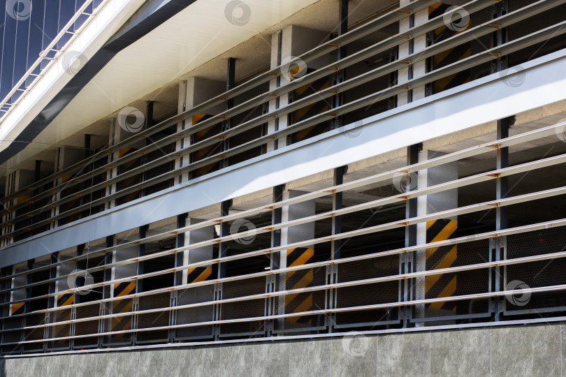 Скачать Современный архитектурный дизайн с элементами из стали и бетона фотосток Ozero