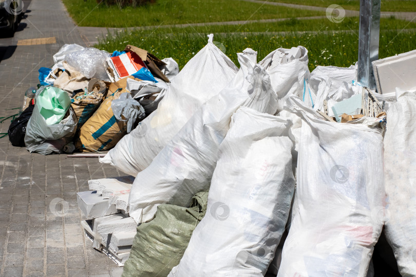 Скачать Для надлежащей утилизации было собрано множество пакетов для мусора фотосток Ozero