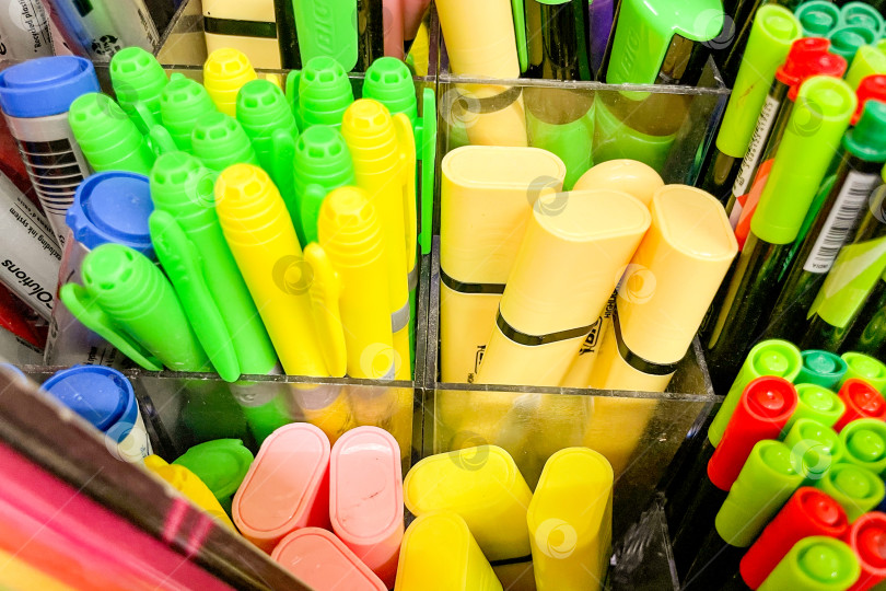 Скачать Бар, Черногория, 5 сентября 2025 года, Магазин канцелярских товаров для школы и хобби фотосток Ozero