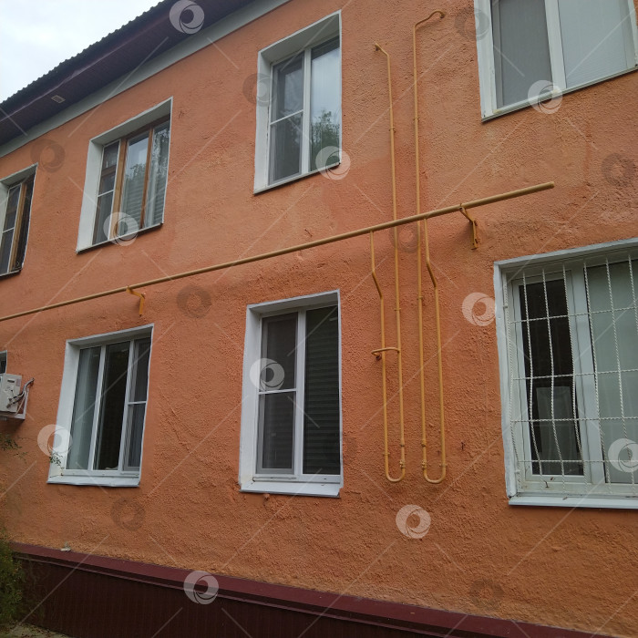 Скачать Двухэтажный многоквартирный дом. фотосток Ozero