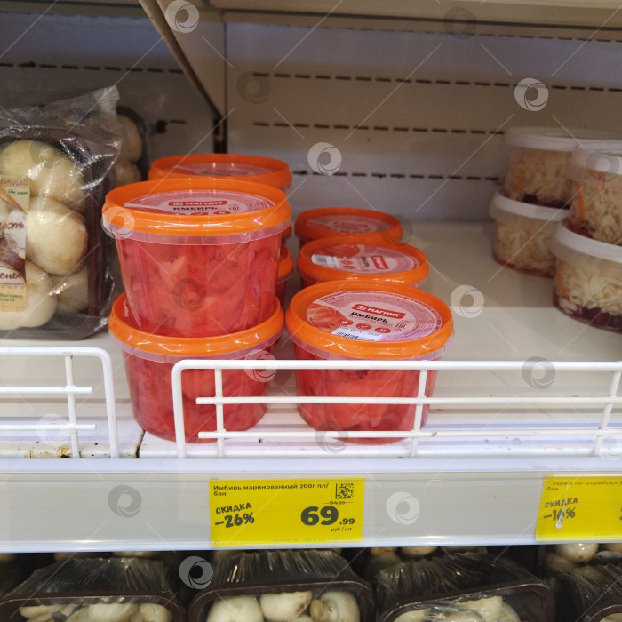 Скачать Отдел имбиря в магазине "Магнит". фотосток Ozero