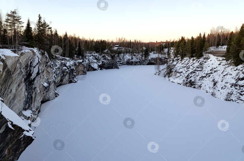 Скачать Каньон в горном парке Рускеала фотосток Ozero