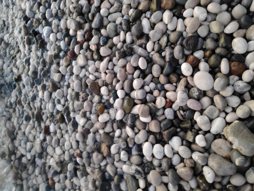 Скачать Груда камней, некоторые из которых были черными фотосток Ozero